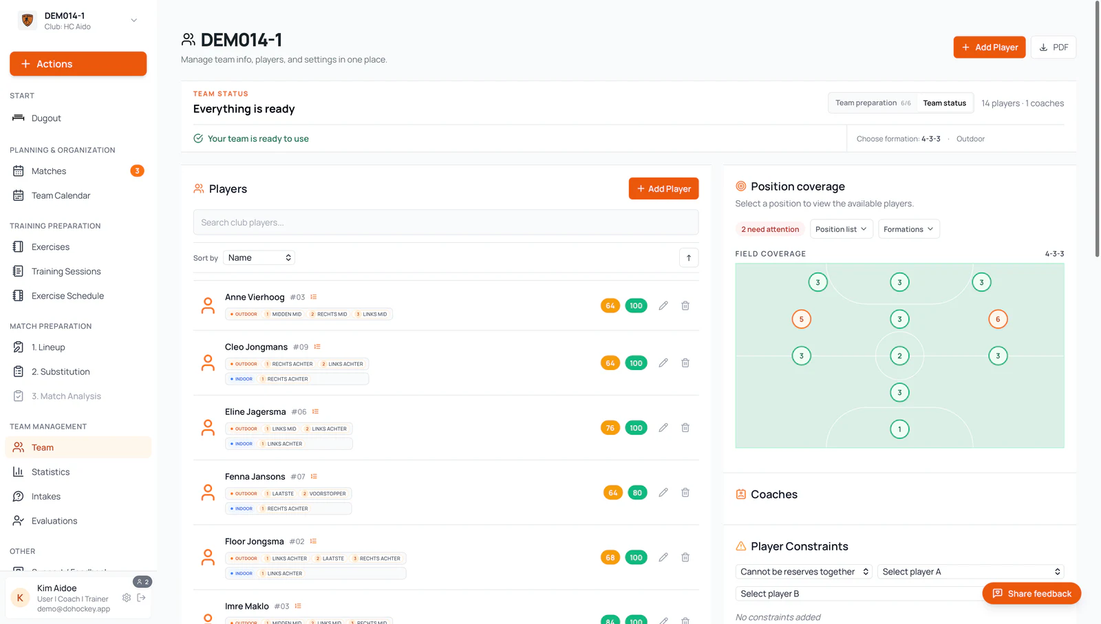 English team management workspace with players, position coverage and coaches